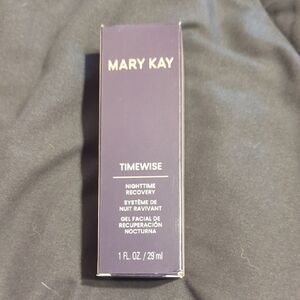 Mary Kay Timewise Nighttime Recovery Gel in Purple